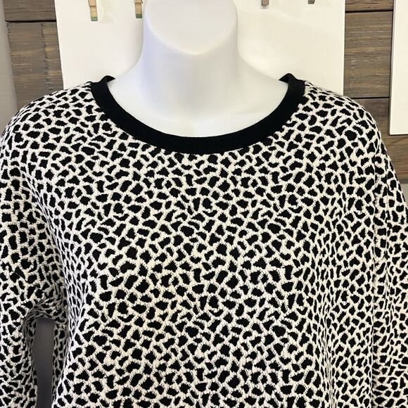 Two by Vince Camuto Abstract Black/off White Print 3/4 Sleeves w/ Pockets Top-Sm - Picture 5 of 9